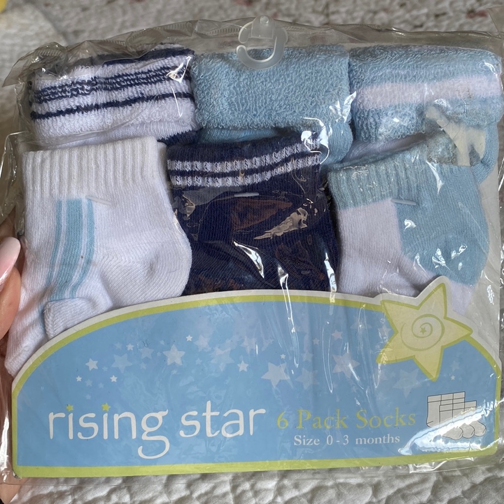 Brand new 6 pack socks. 0-3 months never opened/ worn